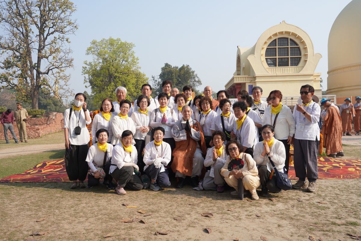 [인도순례] 20230309_열반당 법회 (54)